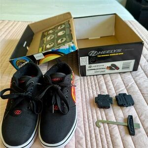 Heelys Roller Shoes Youth 13C Black/Red – Excellent Condition